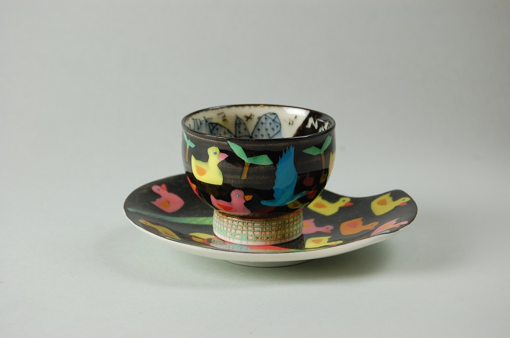 「煎茶碗・皿セット」￥25,920 サイズ：Cup：H：5.2　Φ6.8(㎝)　　　　　saucer：H：2.2、ｗ13.1、D10.9(㎝) 