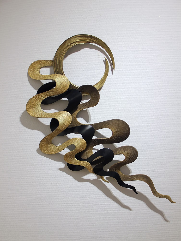 ”apsara"(2013) 乾漆-漆、麻布、竹、金粉、金箔、金属箔 ￥600,000(税別)